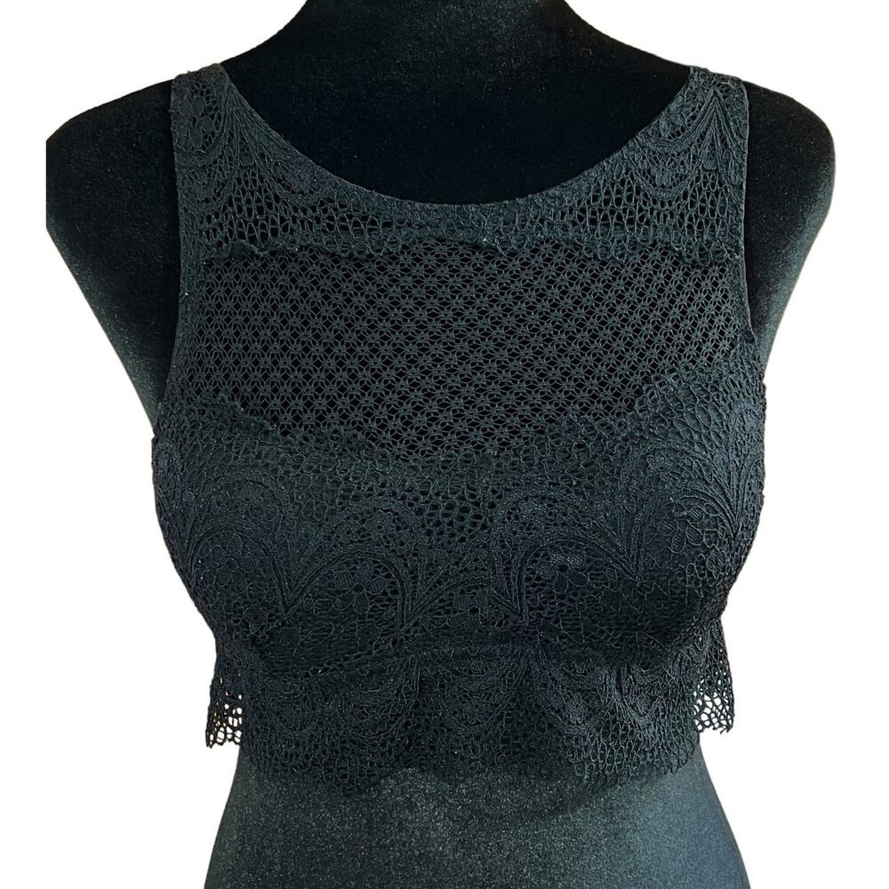 True by Rue 21 High Neck Lace Bralette Crop Top Size Small Black